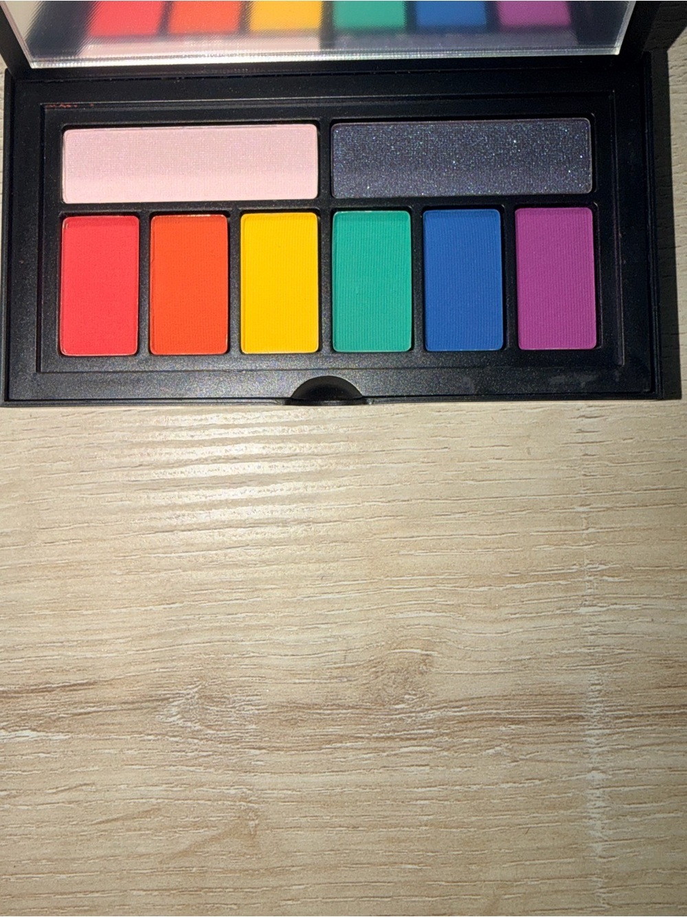SMASHBOX Vibrant (BRAND NEW/NEVER USED) Rainbow Eyeshadow Palette - Multi-Color